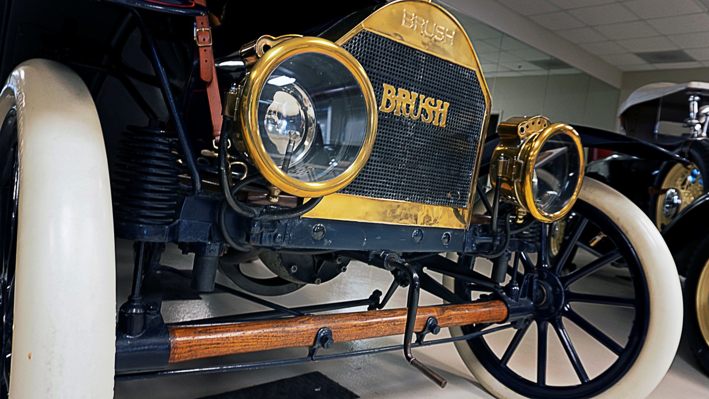1910-Brush